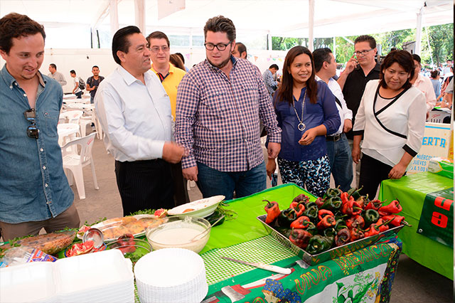 Inaugura San Pedro su Feria del Chile en Nogada 2015