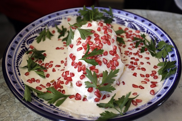 Prevén derrama económica de 3 mdp por temporada de chiles en nogada en Puebla