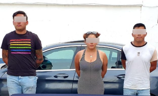 Cae La China con armas y Mercedes en calles de Atlixco