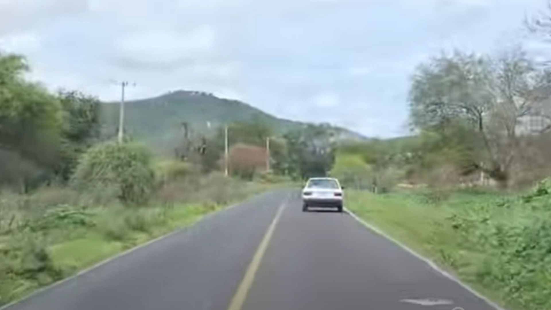 En Chinantla, denuncian malas condiciones en carretera que lleva al municipio 