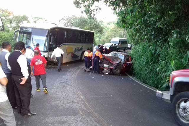 Choque de autobús de pasajeros deja nueve lesionados en la Amozoc-Nautla