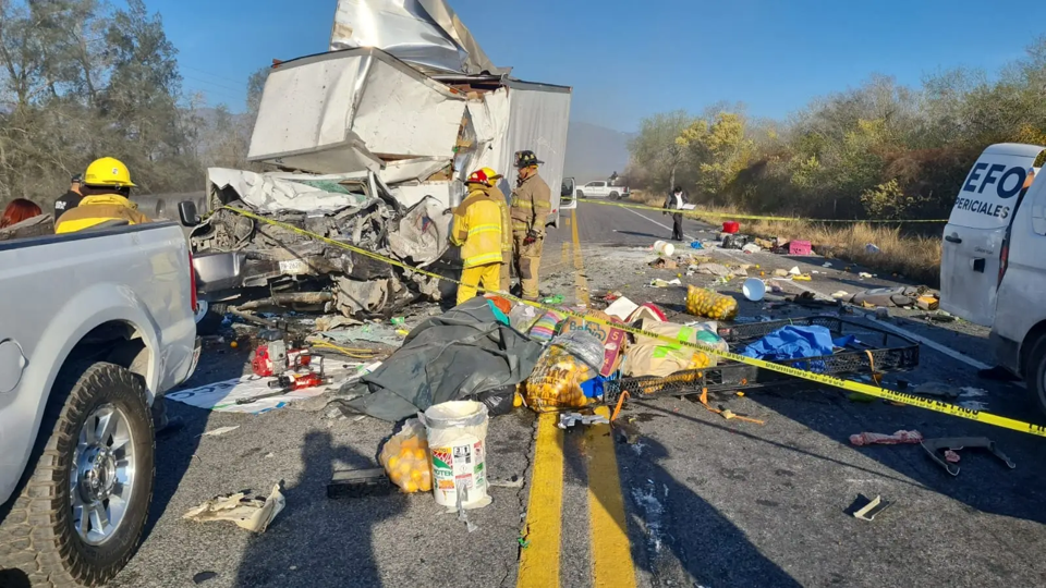 Fatal accidente en la carretera Victoria-Monterrey deja ocho muertos
