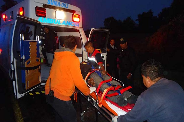 Volcadura en camioneta de exedil deja 2 heridos en La Uno