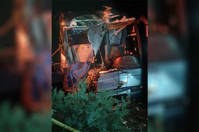 Choque entre autobuses deja 2 muertos y heridos en la Amozoc-Perote