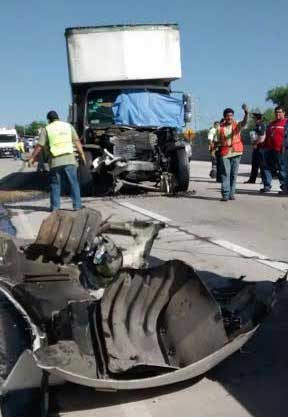 Muere conductor de camión por choque en la autopista Puebla-Orizaba