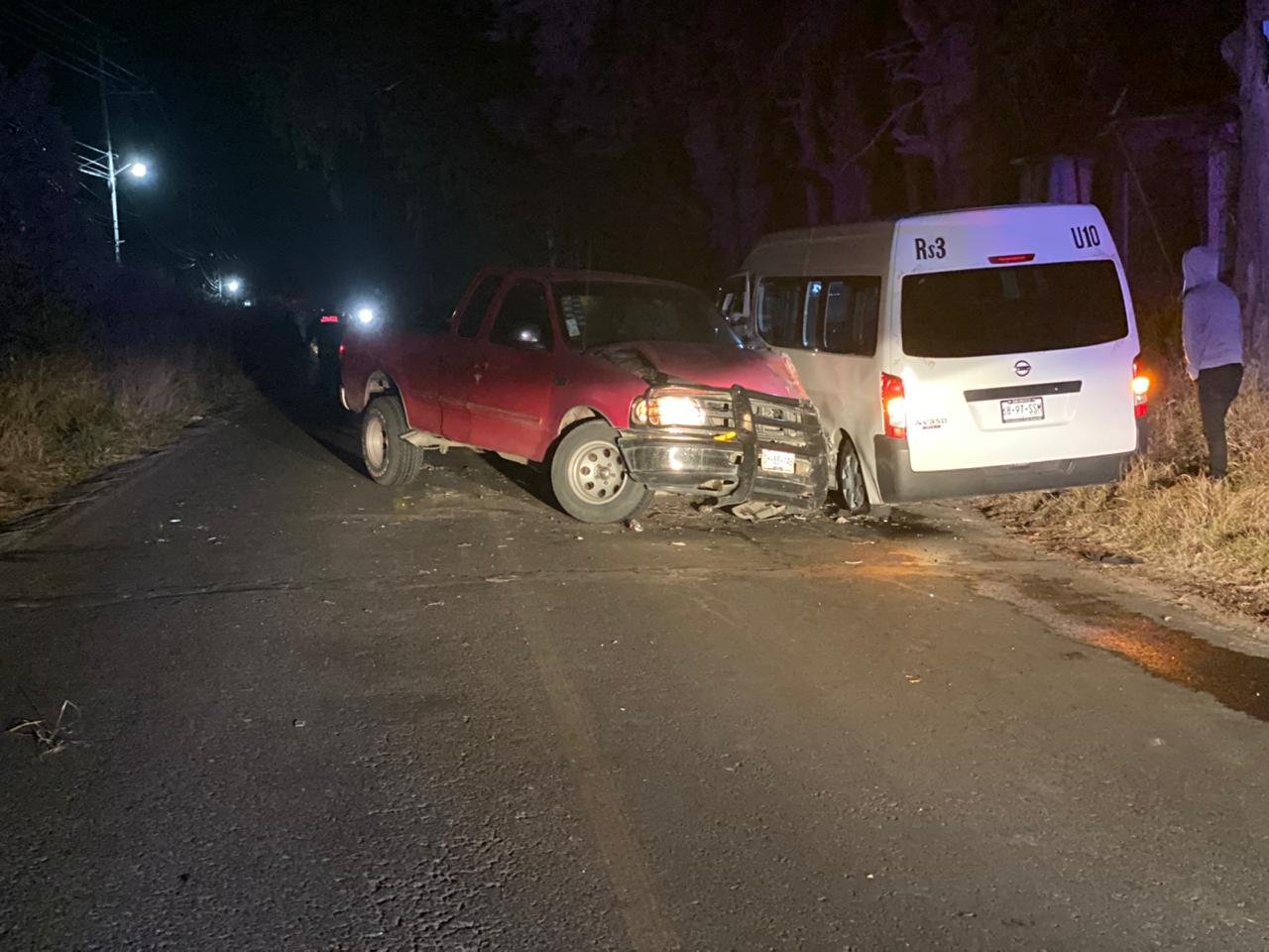 Choque de transporte público y particular deja 8 heridos en Huejotzingo