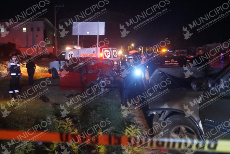 Mueren dos personas en accidente automovilístico en Tecamachalco
