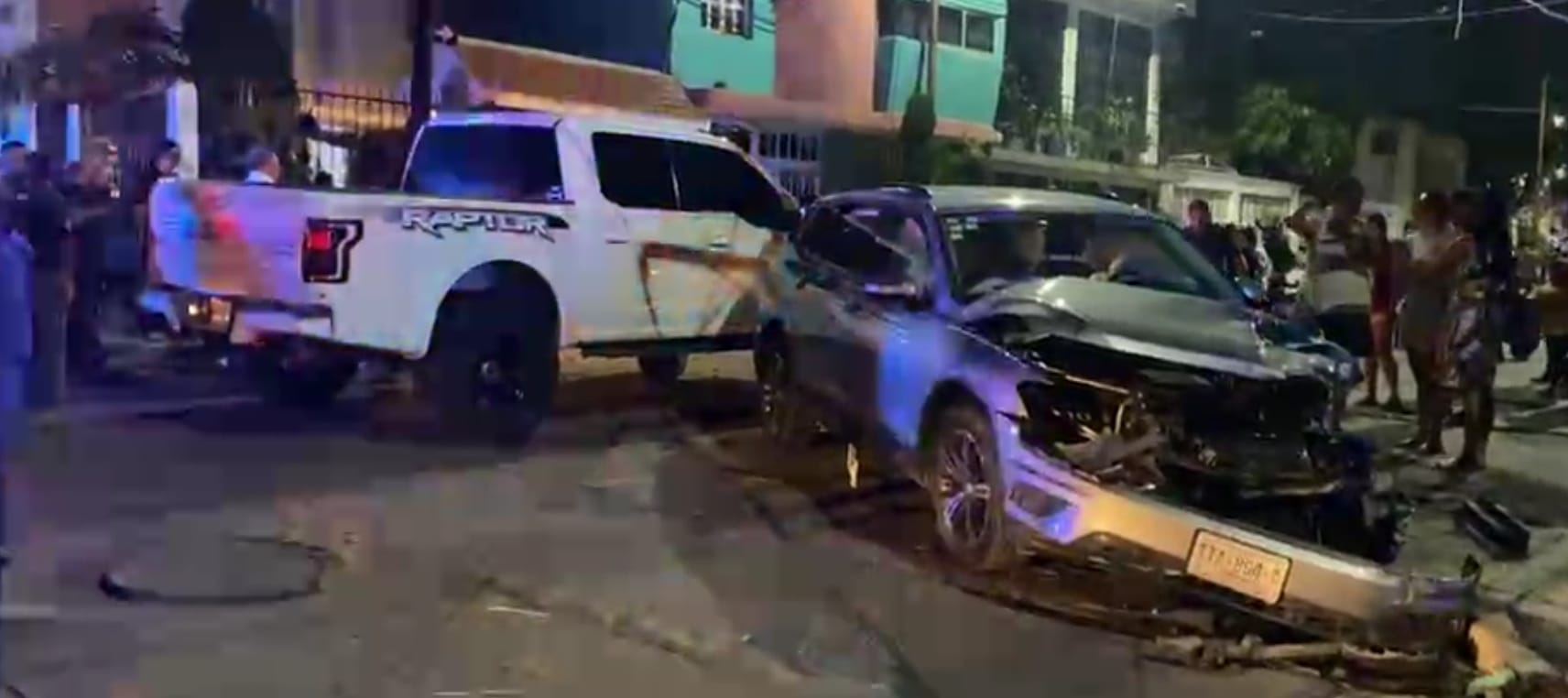 Choque múltiple deja varios lesionados y daños materiales en Fovissste El Rosario en Tehuacán