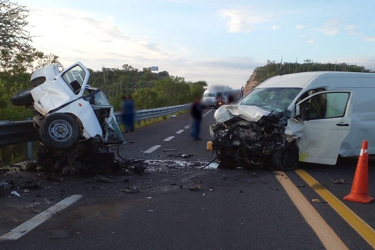 Un bebé y dos adultos mueren tras choque en la Cuacnopalan-Oaxaca