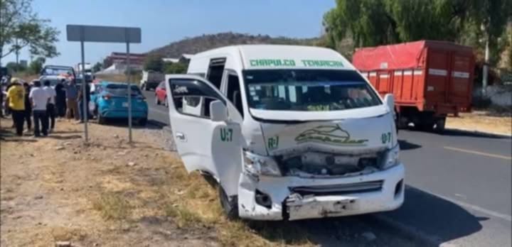 Choque de colectiva con vehículo deja 12 lesionados en la México-Veracruz