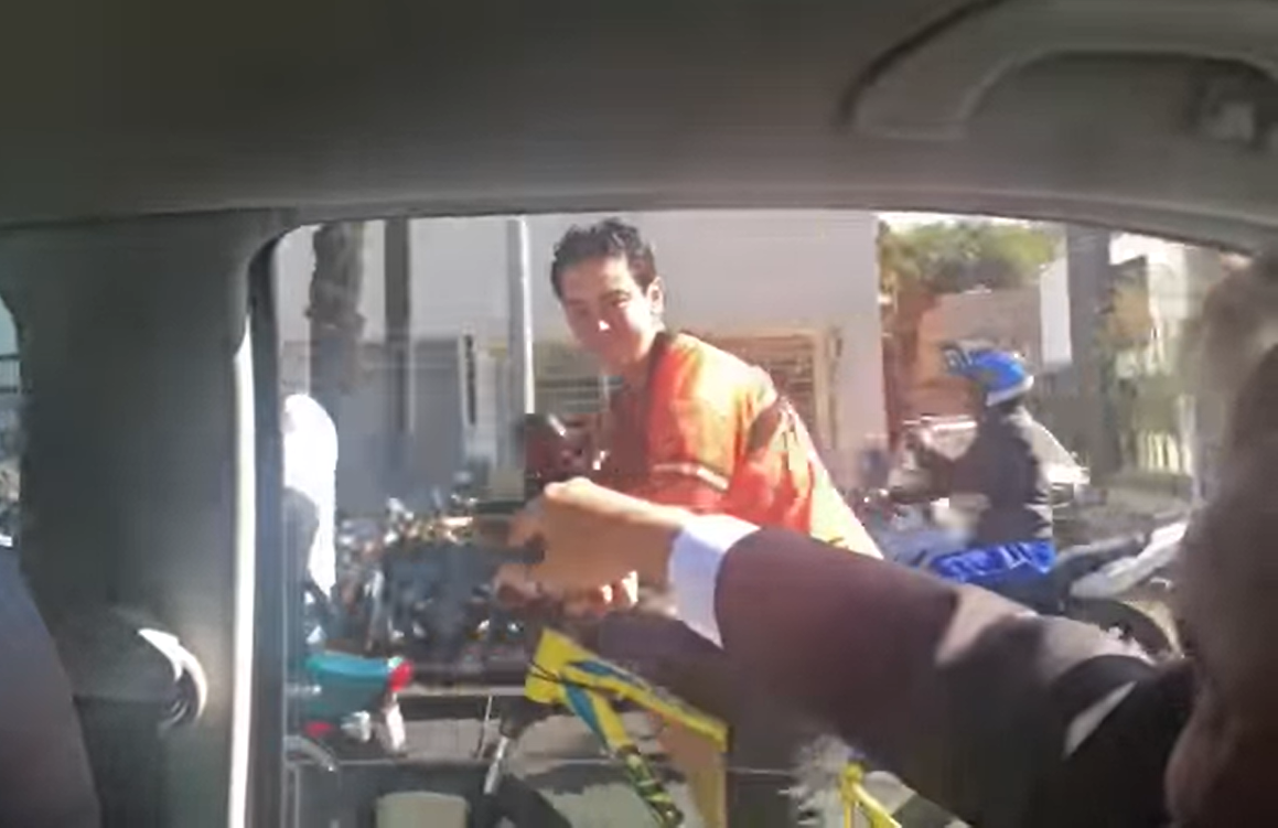 VIDEO Ciclista le pide a AMLO que no le falle a México