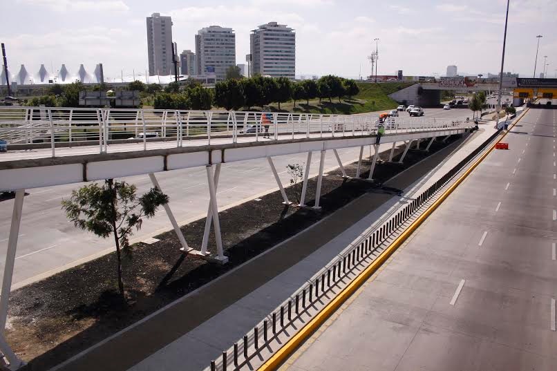 Caras y poco eficientes las ciclopistas, acusa Cholula en bici