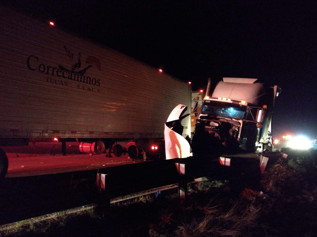 Disparan a trailero y cierra por 10 hrs la Puebla-Orizaba