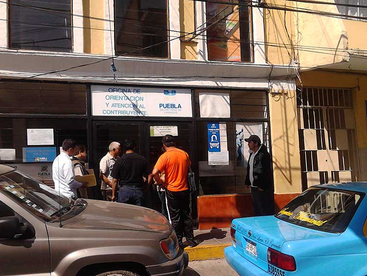 Molesta a contribuyentes cierre de oficina de Finanzas en Texmelucan