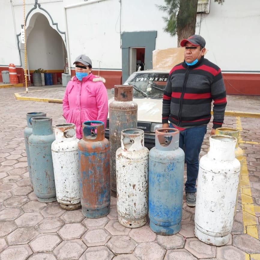Detienen a pareja con cilindros de gas LP de dudosa procedencia en Quecholac