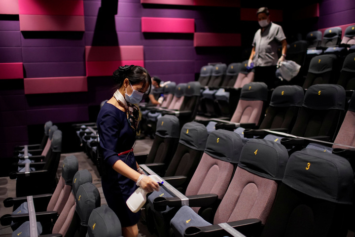 Reabren cines, teatros y otras actividades en CDMX