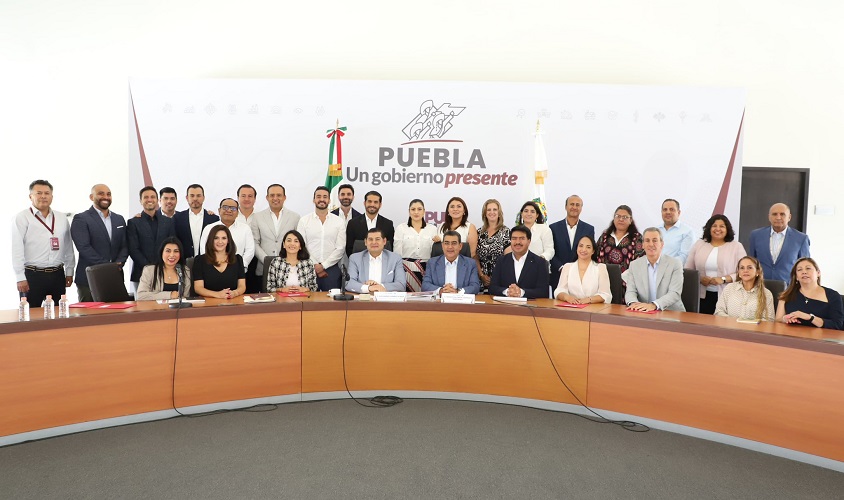 Céspedes y Armenta se reúnen con diputados electos de Morena