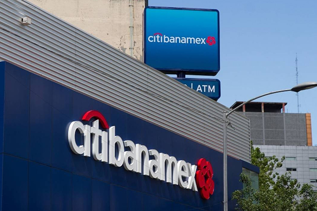 Banorte analiza comprar Banamex