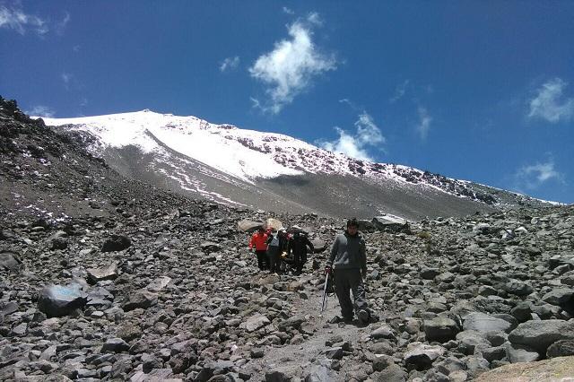 Reportan 2 alpinistas lesionados en volcán Citlaltépetl