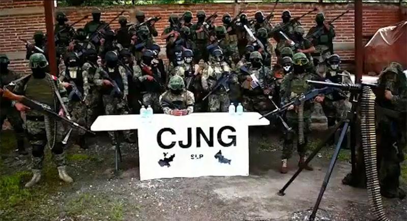 Habitantes destruyen carreteras para impedir que el CJNG los ataque