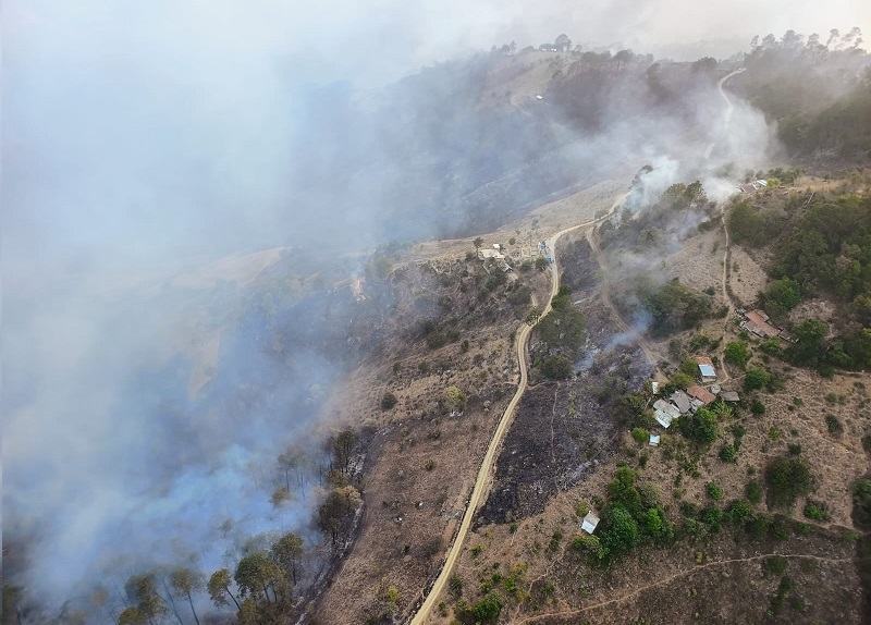 Suspenden clases en 7 escuelas de Zacatlán por incendio forestal