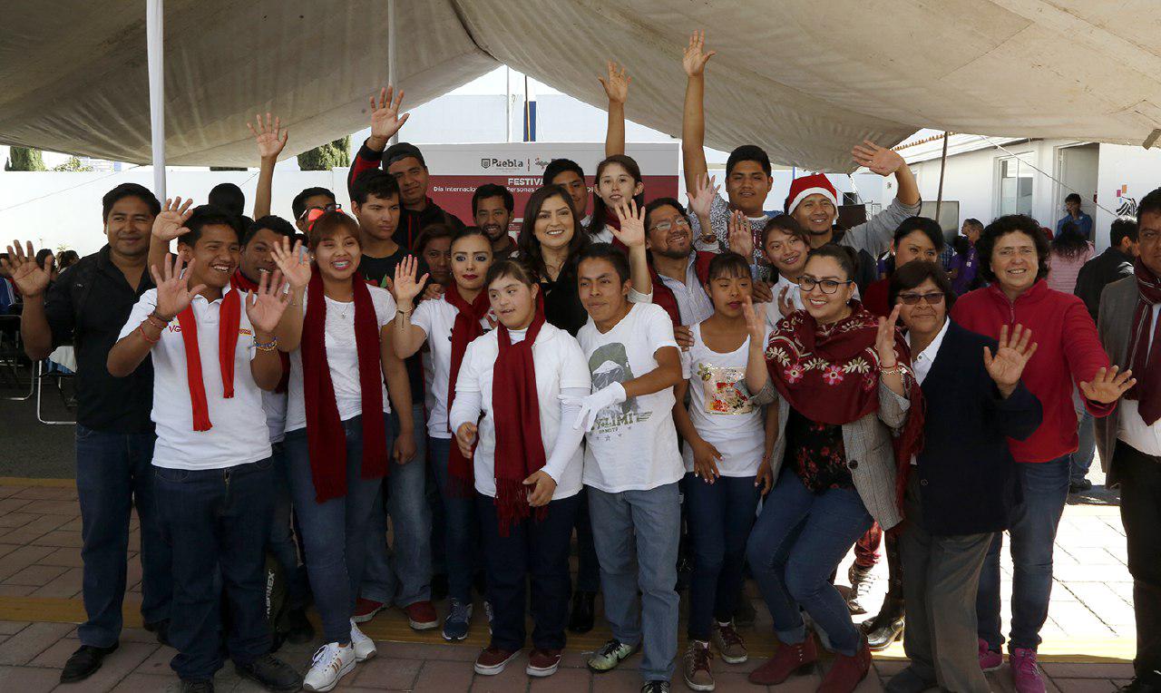 Claudia Rivera trabaja por personas con discapacidad