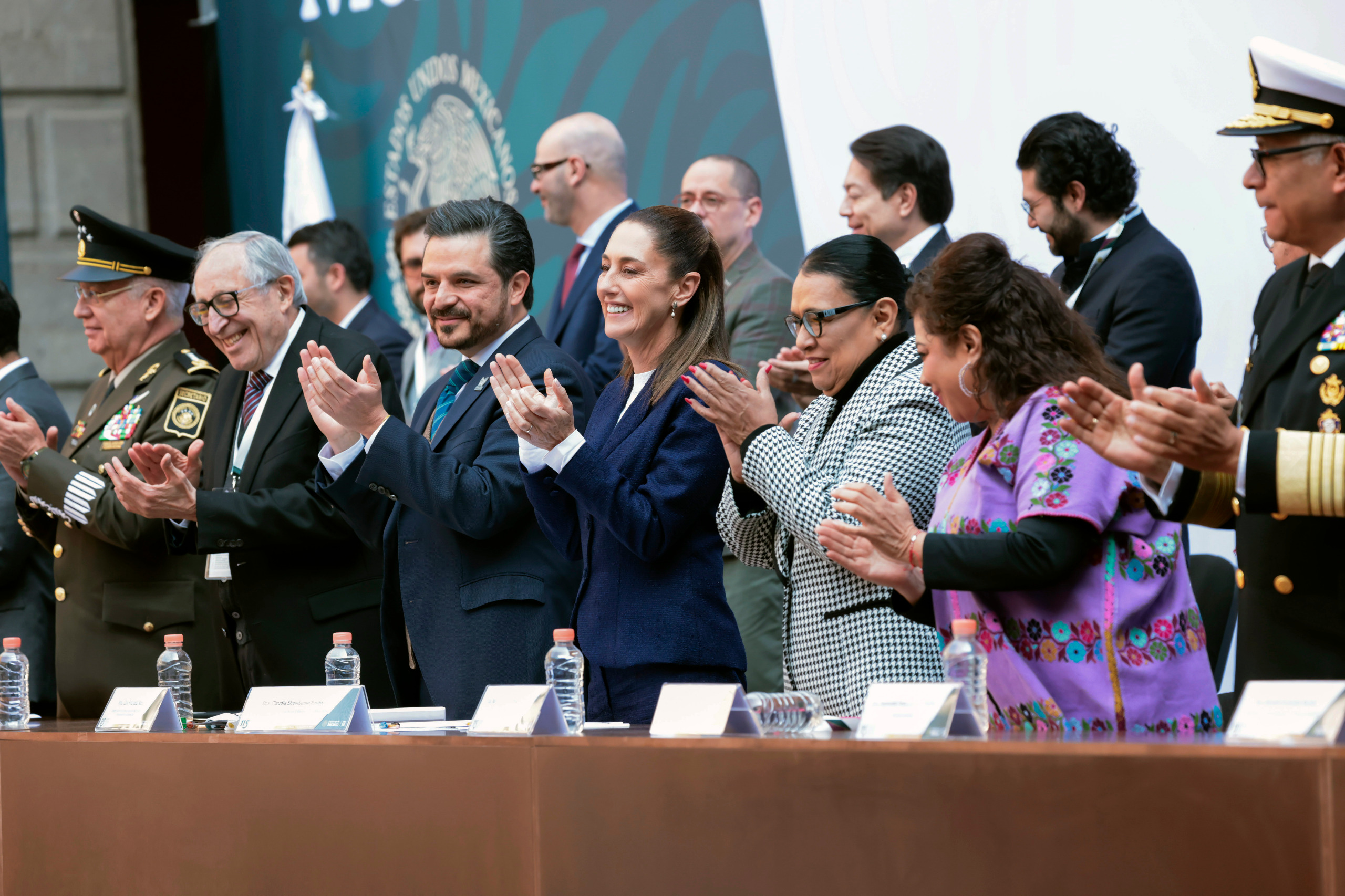 Derechos de trabajadores, IMSS Bienestar, centros de cuidado infantil y salud casa por casa, prioridades del IMSS: Sheinbaum