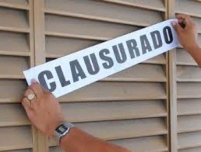 Cierran 20 comercios por no atender medidas de prevención en Puebla