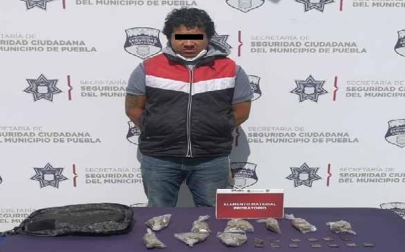 Orinó en la colonia Cleotilde Torres y le encuentran droga