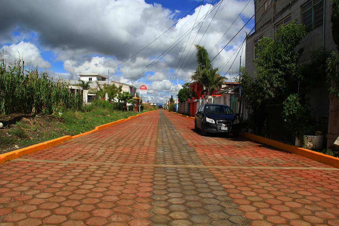 Inaugura edil de Xoxtla adoquinamiento de la calle Niños Héroes