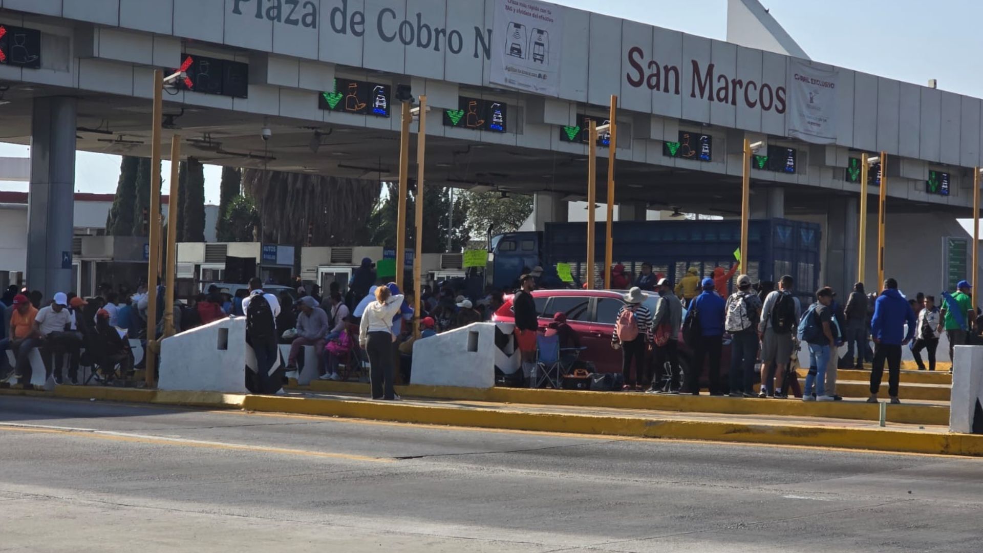 CNTE toma casetas de carreteras con rumbo a la CDMX; piden cooperación 