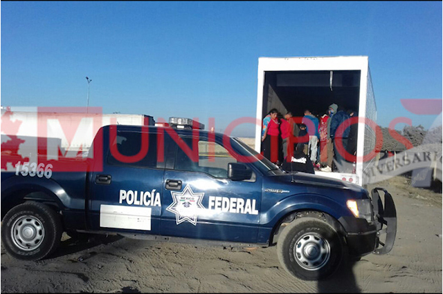 Abandonan a centroamericanos en la autopista Puebla-Córdova