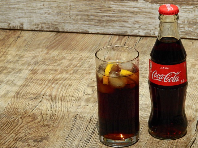 Coca-Cola se niega a nuevo etiquetado y se ampara