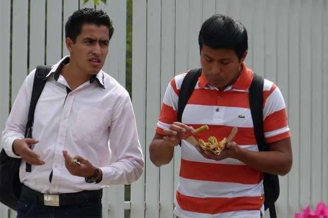 Capacita Cofepris a vendedores de carne en calles de Atlixco