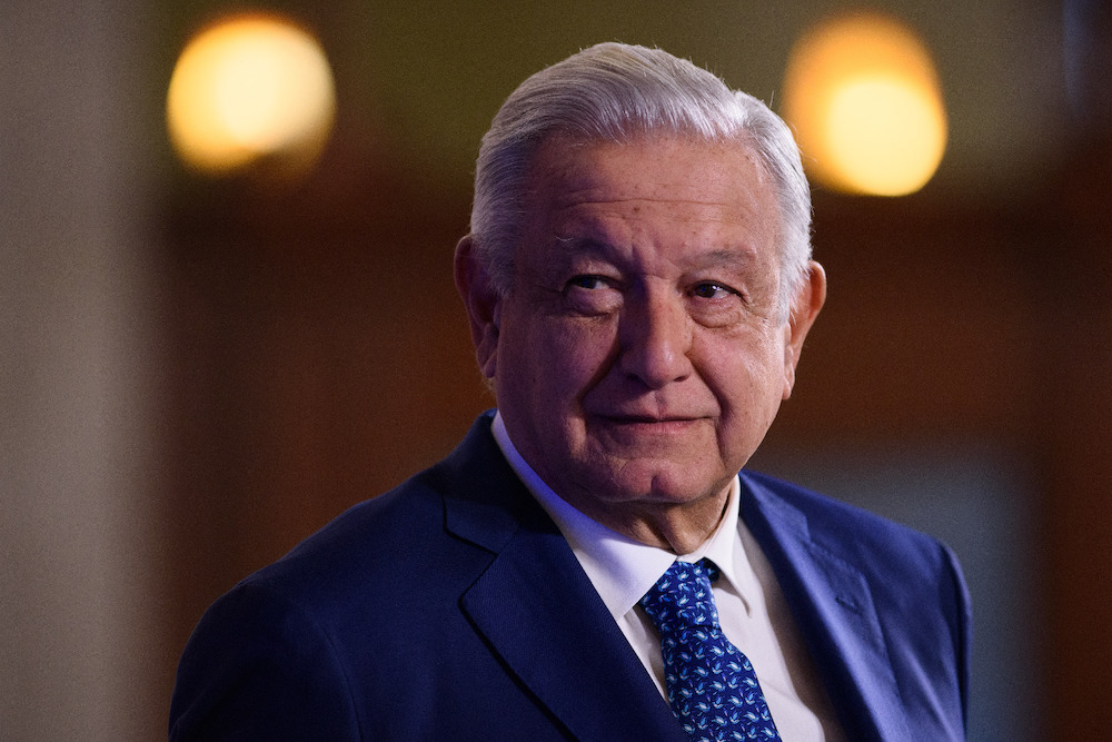 AMLO se reunirá con gobernadores salientes y les pide no endeudarse