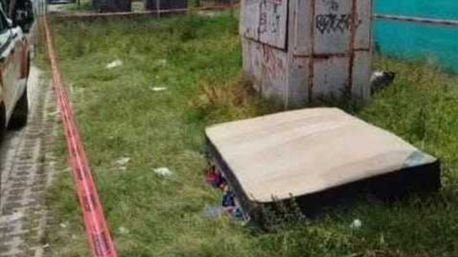 En Coronango, pepenadores hallan restos de mujer en colchón abandonado
