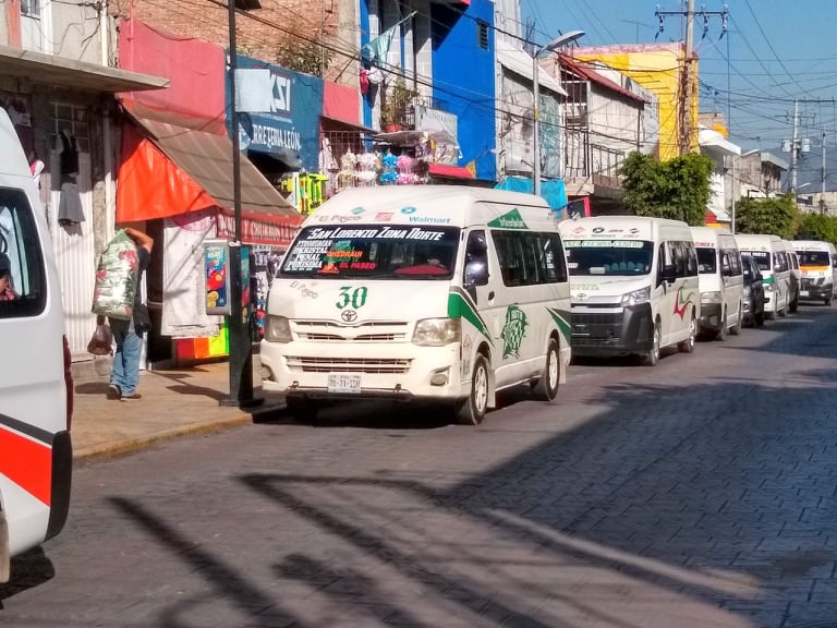 Transporte público de Tehuacán enfrenta crisis económica por falta de usuarios 