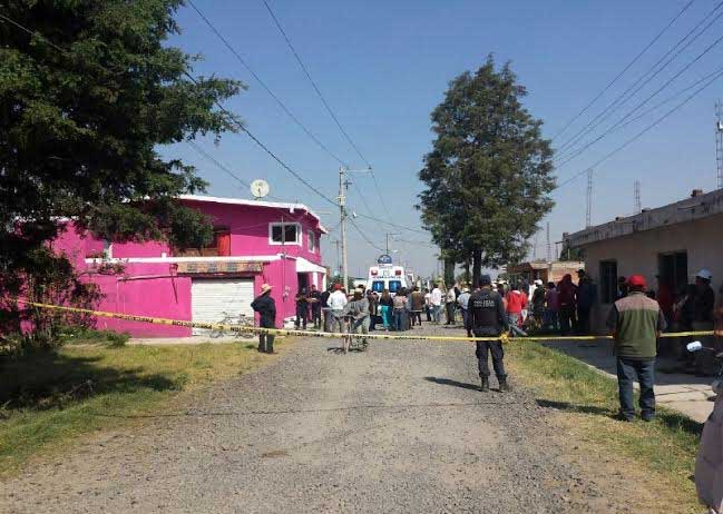 Comando asesina a mujer y plagia a hombre en Coronango