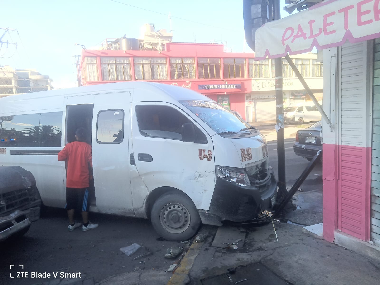 Tres lesionados deja accidente automovilístico en Tecamachalco 