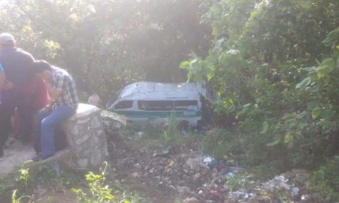 Cae combi en barranco y deja 23 lesionados en Chiapa