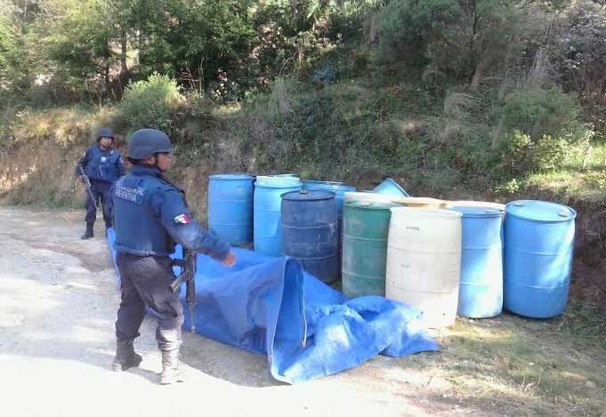 Estatales y ejército aseguran 4 mil litros de combustible