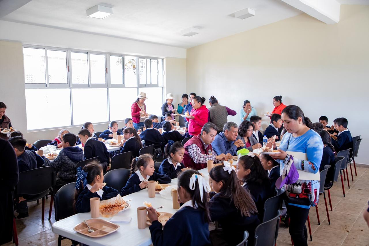 Centenar de niños beneficiados con Comedor Escolar en Tepoxcuautla