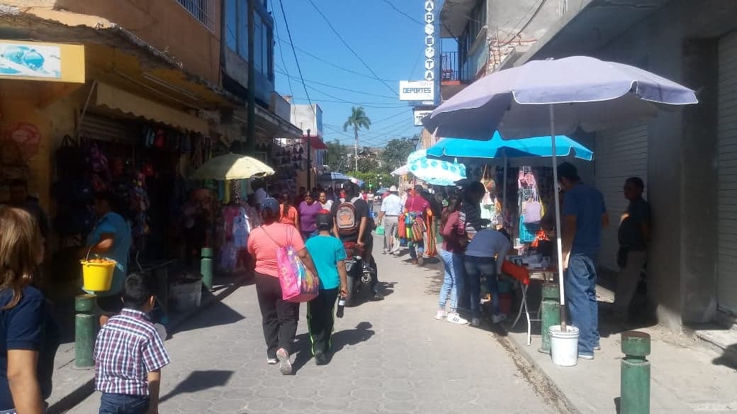 Reubicarán a comerciantes ambulantes en Izúcar