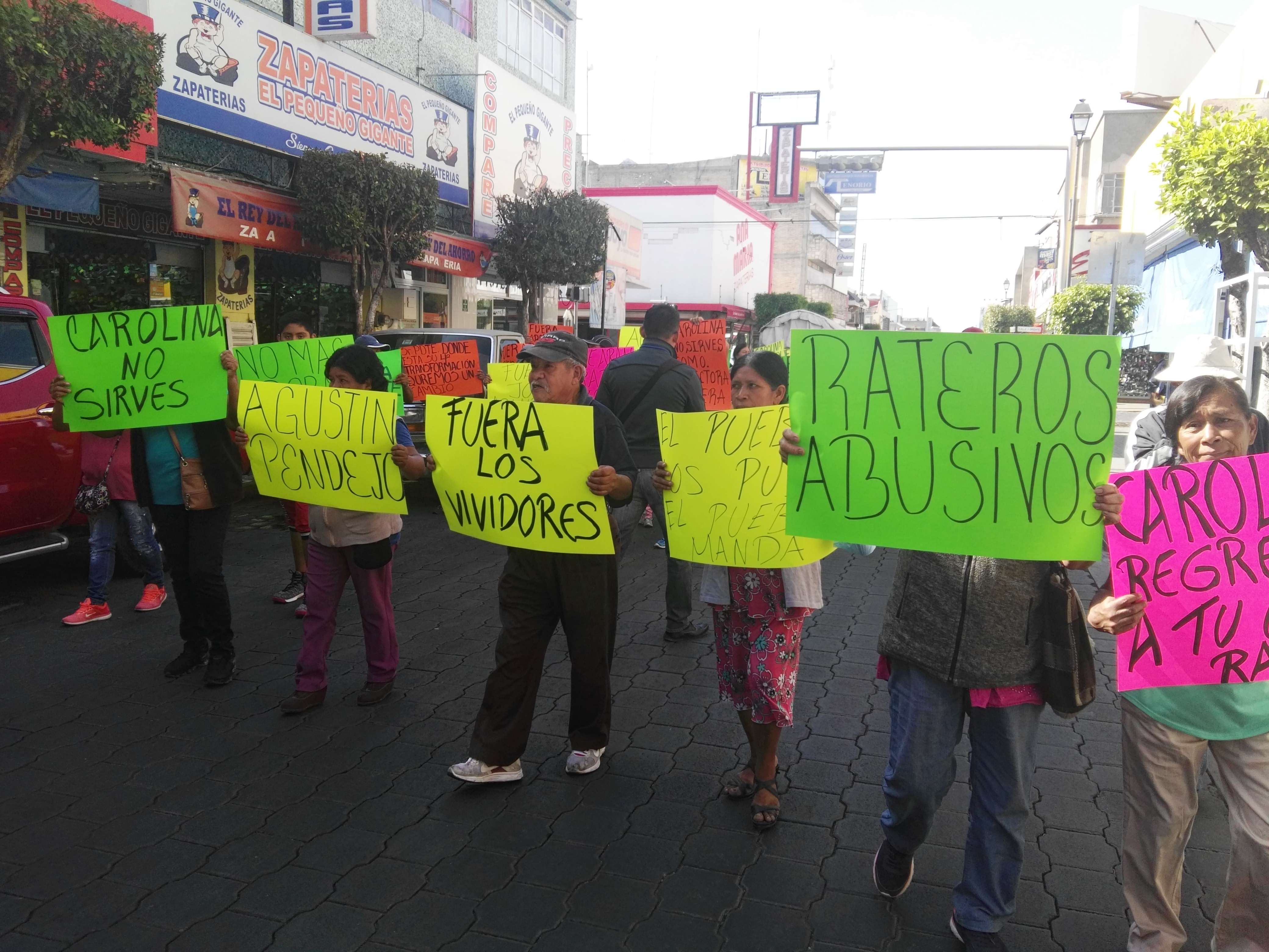 Protestan comerciantes del mercado la Purísima en Tehuacán