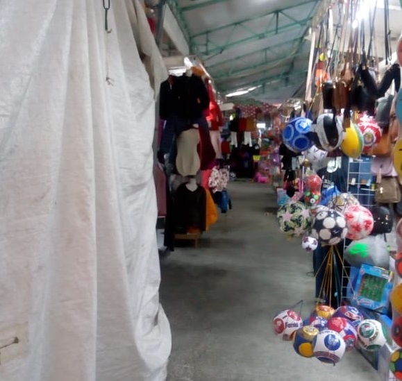 Por bajas ventas en Teziutlán, vendedores buscan condonación