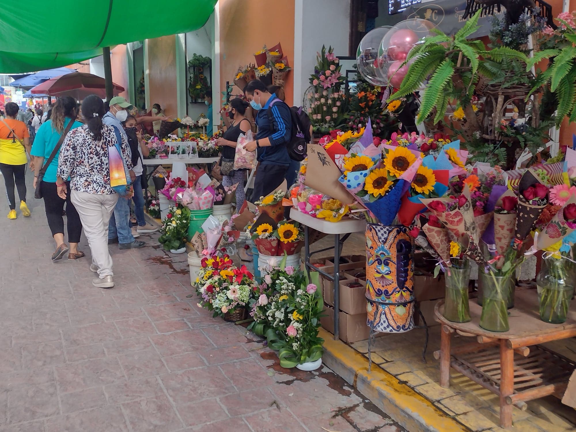 Reactiva 10 de mayo el comercio local en Tehuacán y repunta sus ventas en 80%