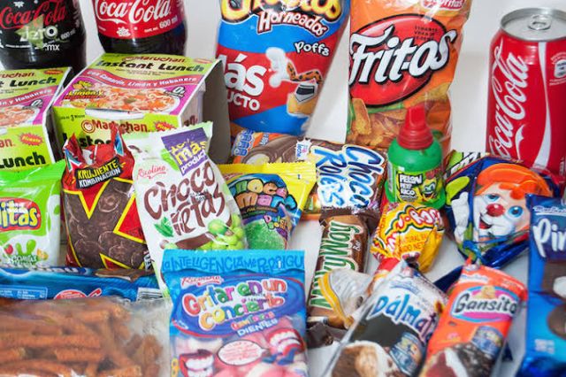 SEP advierte sanciones a escuela con venta de comida chatarra