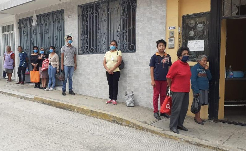 Dulce María hace 150 comidas gratis para afectados por la contingencia en Teziutlán