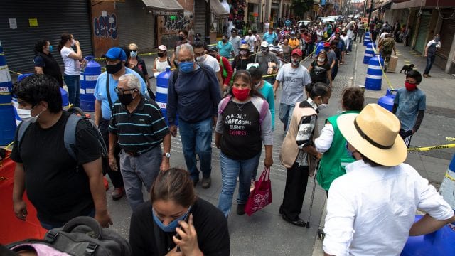 Registran compras de pánico en CDMX tras cambio a semáforo rojo por Covid
