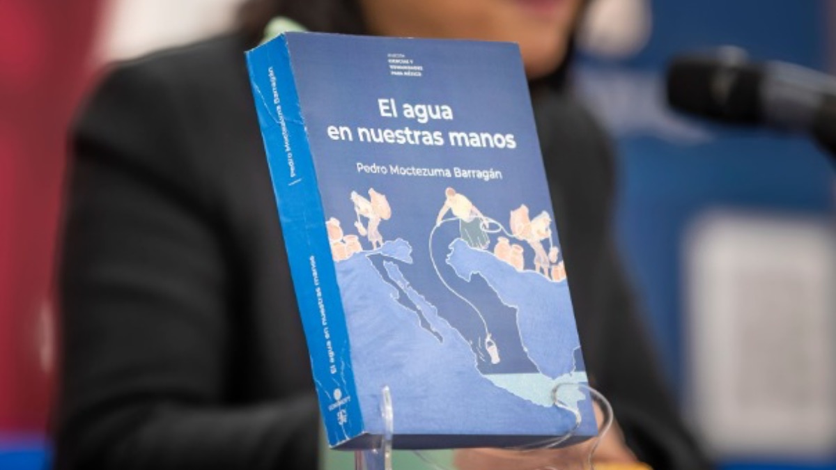 Presentan el libro El agua en nuestras manos en el Museo de los Ferrocarriles Mexicanos